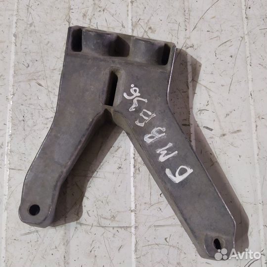 Кронштейн впускного коллектора Bmw 3 седан 1.6