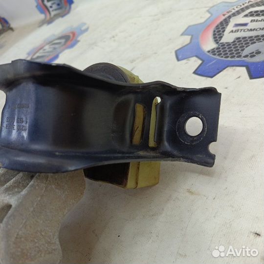 Опора двигателя правая Renault Duster 2