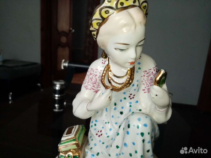 Фарфоровые статуэтки