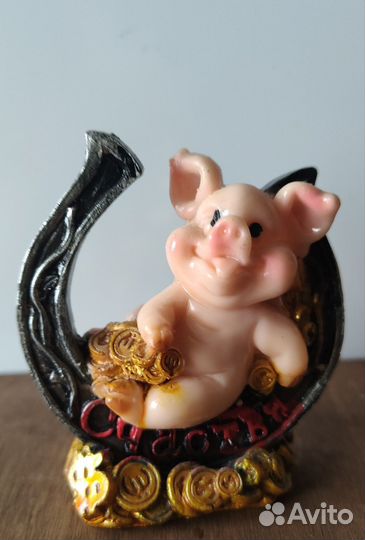Свинка статуэтка,свинка в подкове, сувенир