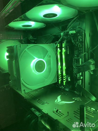 Материнская плата с процессором и памятью