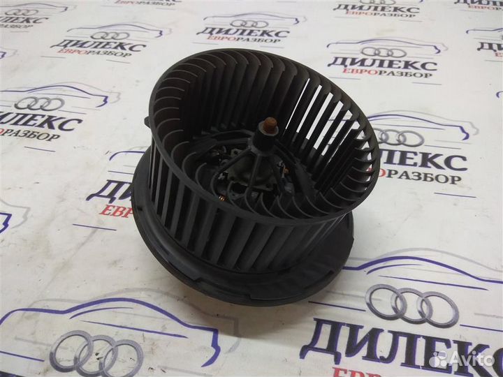 Моторчик печки VW Golf VI 2009-2012