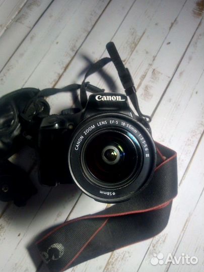 Зеркальный фотоаппарат Canon 1100d