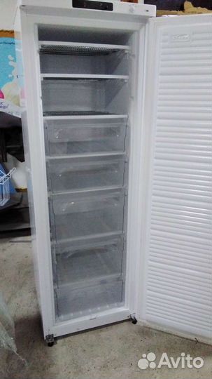 Морозильная камера Whirlpool