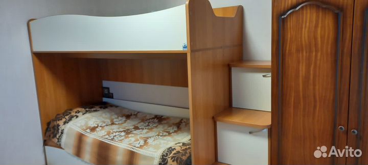 Двухярусная кровать