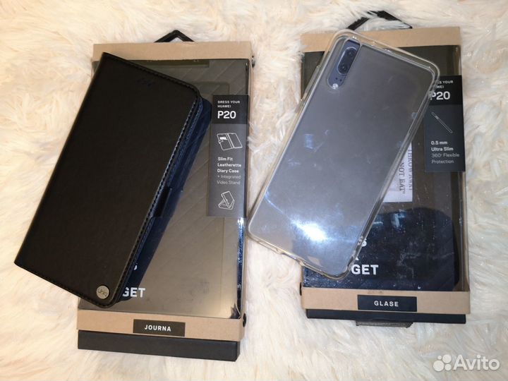 Чехол uniq для Huawei P20 новый