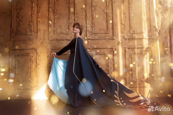 Косплей королевы Анны