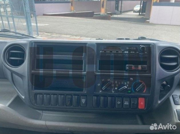 Hino 300 (Dutro), 2017