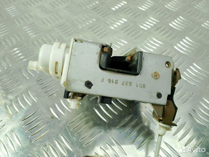 Замок боковой двери передний правый Audi A4 B5 APT