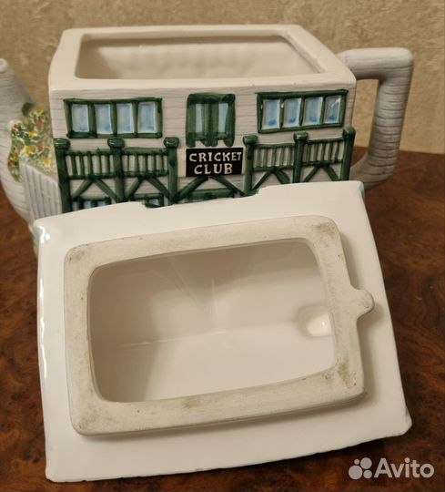 Коллекционный чайник Cricket Club от Annie Rowe