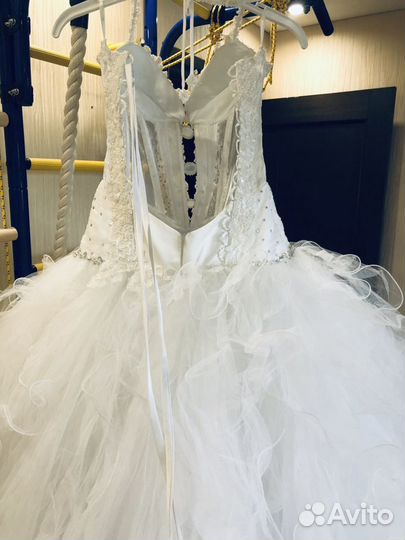 Очень красивое свадебное платье