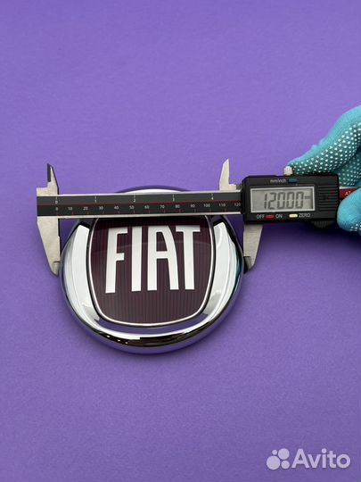 Эмблема Fiat 12 см надпись Фиат под стеклом значок