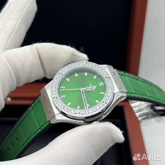 Часы женские Hublot