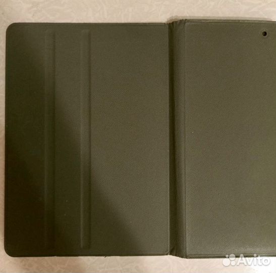Чехол б/у для iPad 9.7 2018, 2017 года