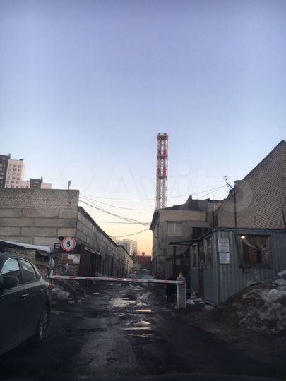 Гараж, > 30 м²