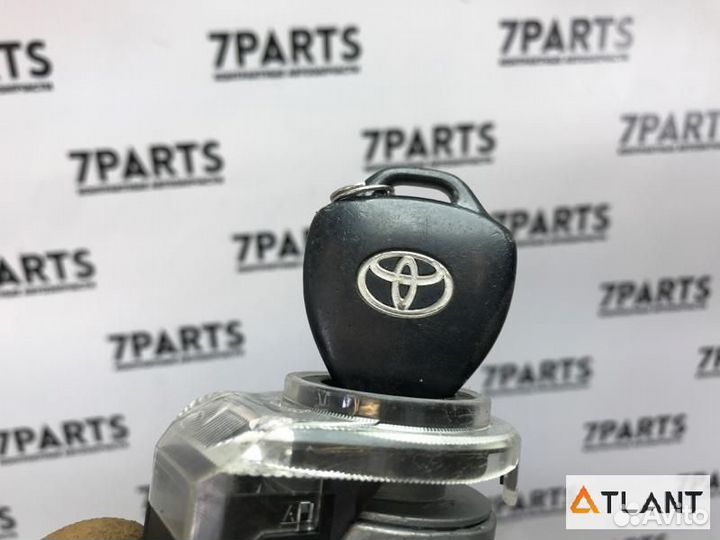 Замок зажигания toyota isis