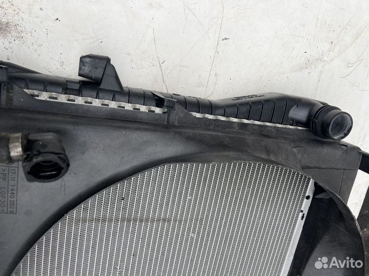 Радиатор основной BMW E38 735