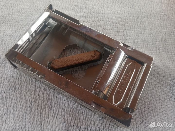 Прибор для точки и правки лезвий безопасных бритв