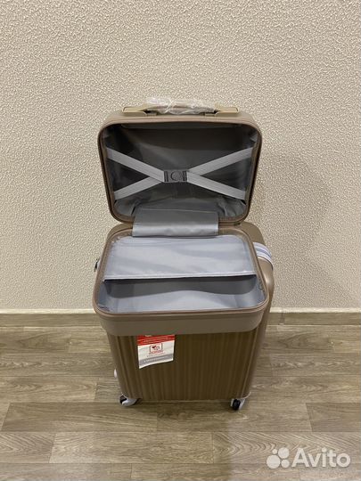 Чемодан на колесах