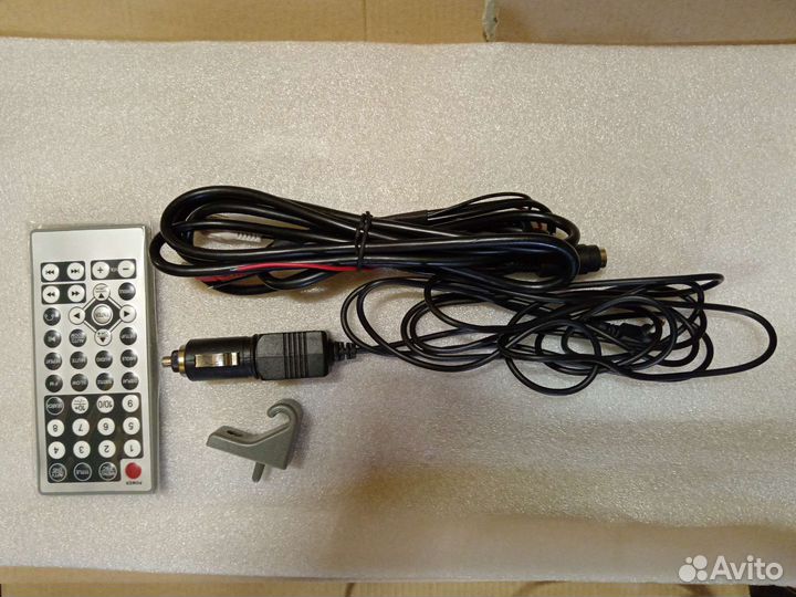 Козырек видео DVD player с пультом