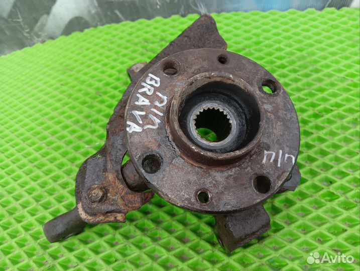 Ступица передняя правая Fiat Brava1