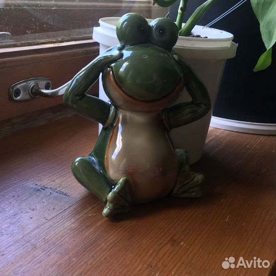 Лягушка статуэтка