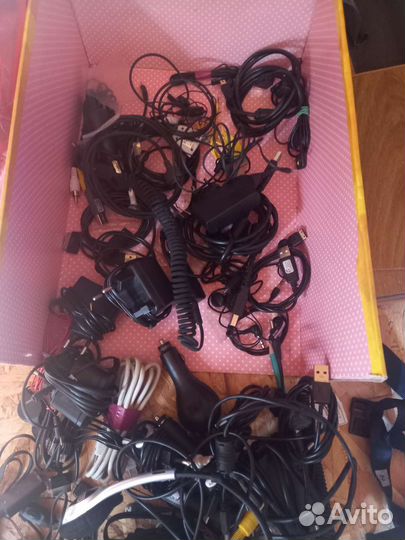 Зарядники, кабели разные