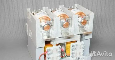 Контактор вакуумный