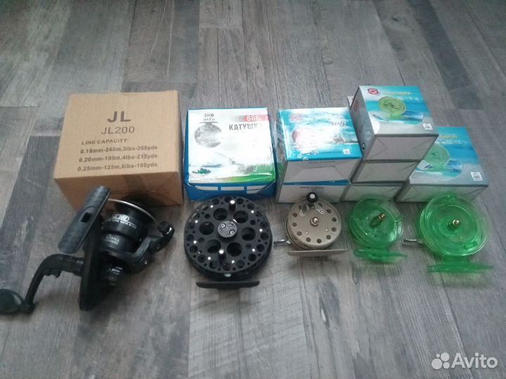 Рыболовные катушки разные