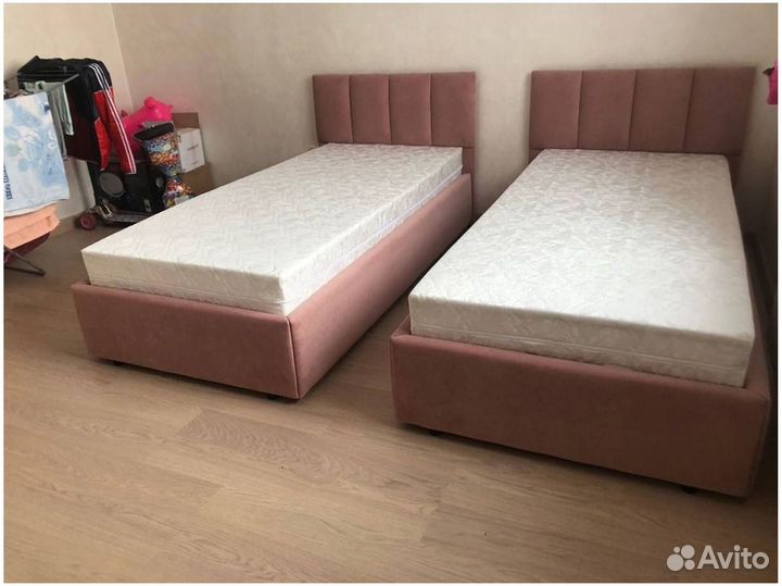 Кровать односпальная угловая