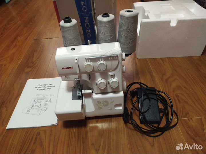Оверлок Janome 210d
