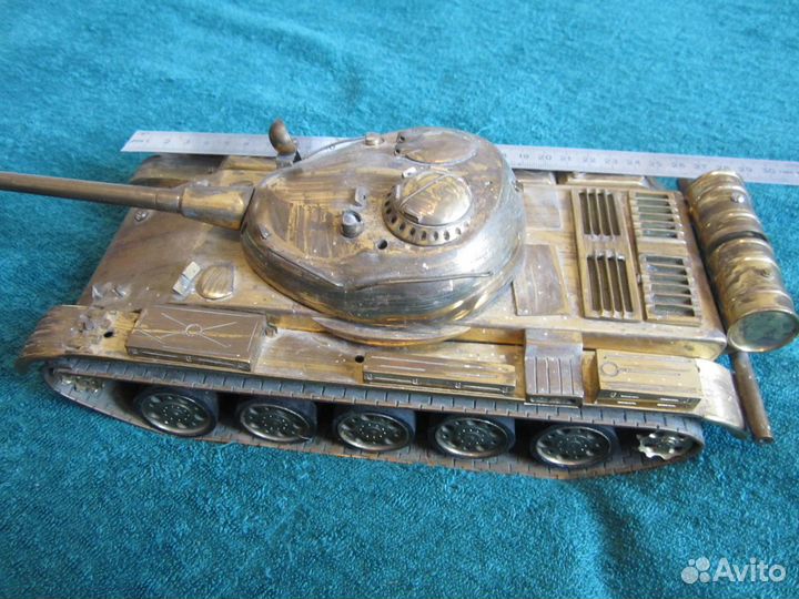 Модель советского танка. латунь