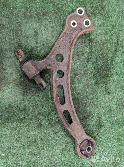 Рычаг передний левый нижний Lexus RX300 (MCU15) 2