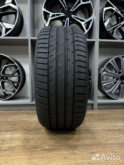 Delinte DS7 Sport 275/40 R22 108Y