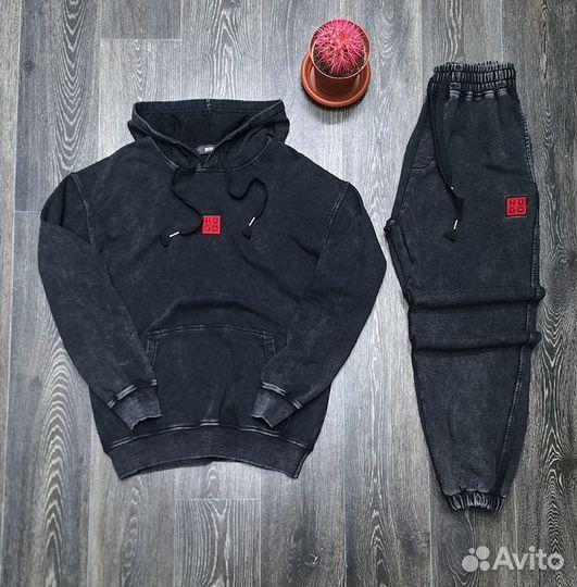 Спортивный костюм