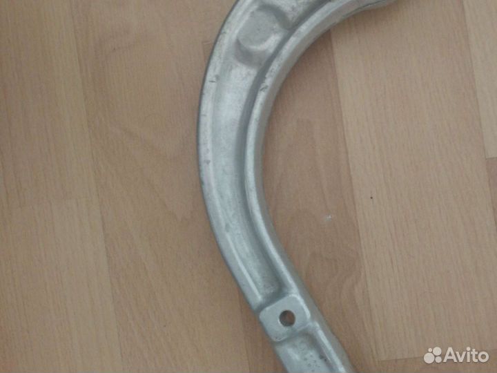 Рычаг передней подвески верхний левый Mercedes