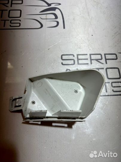 Крепление бампера заднее правое Ford Focus 3 CB8