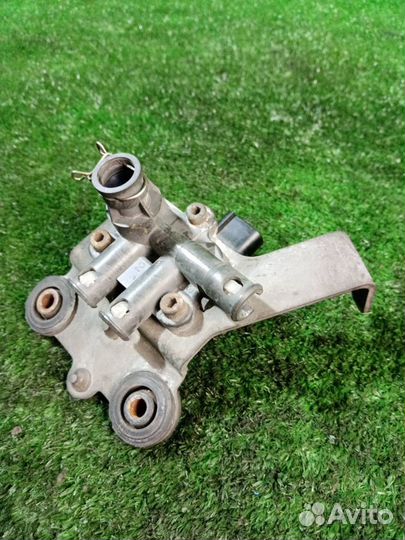 Клапан пневмоподвески задний Toyota Harrier