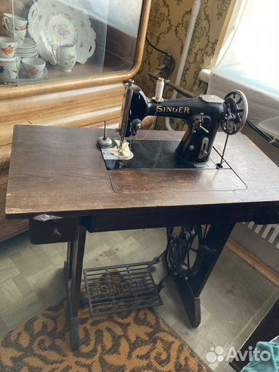 Швейная машина Zinger