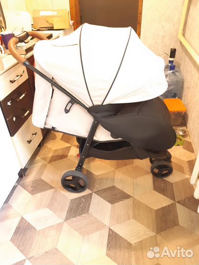 Коляска прогулочная