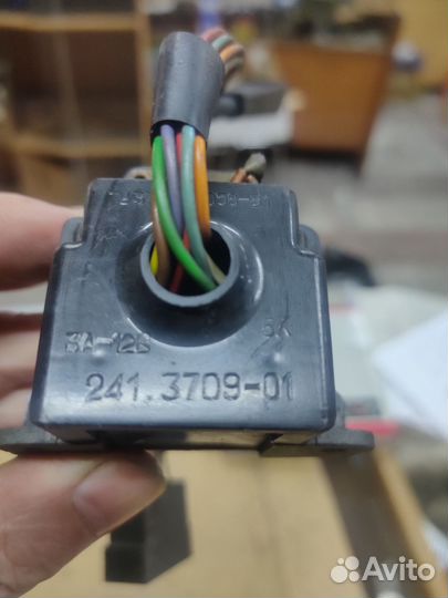 Переключатель стеклоочистителя газ 2410, 31029