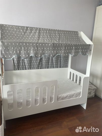 Детская кровать домик с матрасом