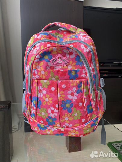 Рюкзак школьный новый для девочки
