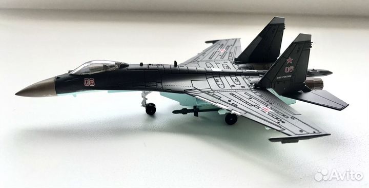 Самолет Су-35