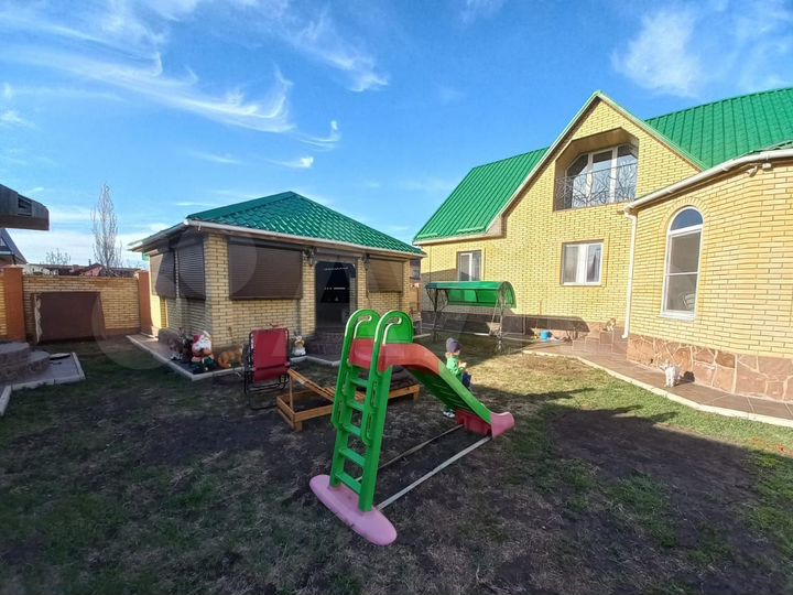 Дом 207 м² на участке 12 сот.