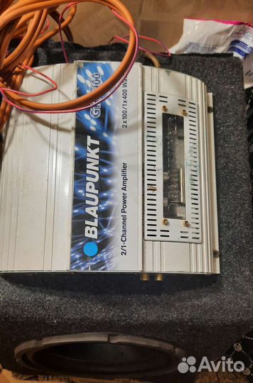 Сабвуфер и усилитель в автомобиль