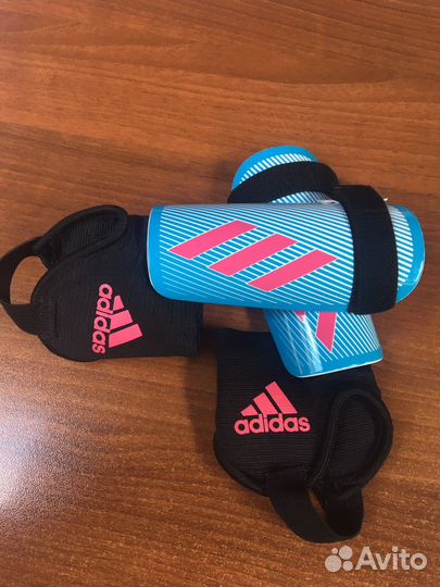 Щитки футбольные детские