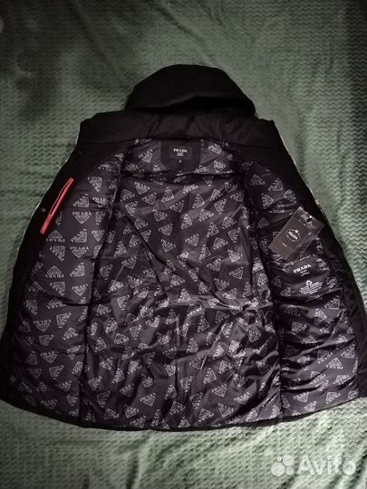 Пуховик Prada