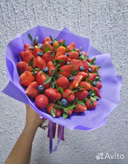 Клубничный букет