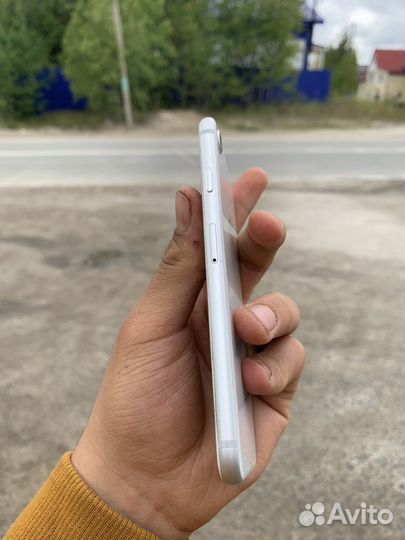 iPhone 8 64 гб